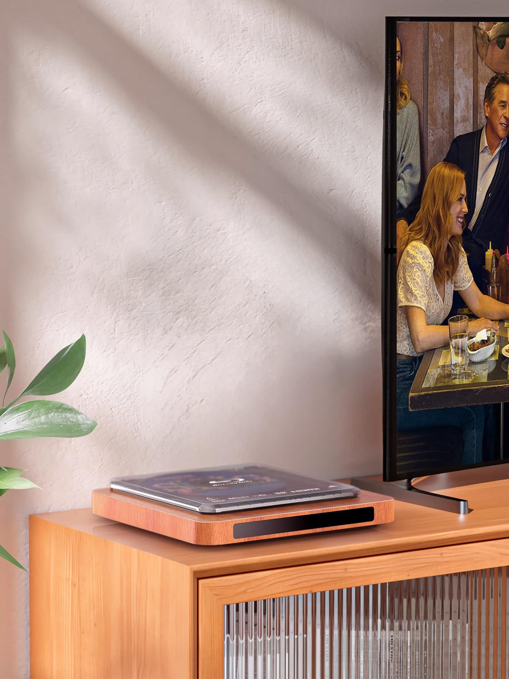 Blu-ray Player with HDMI/AV Cables & Remote G632539